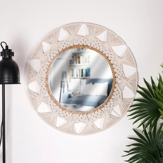 Optycznie rozjaśnia i powiększa przestrzeń