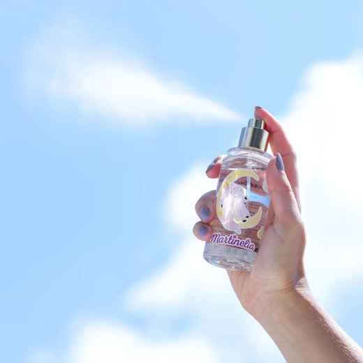 Praktyczny atomizer do delikatnej mgiełki