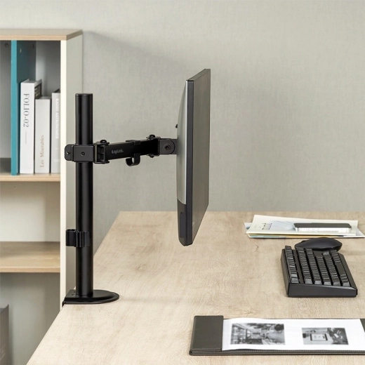 Stabilna metalowa konstrukcja i prowadzenie kabli