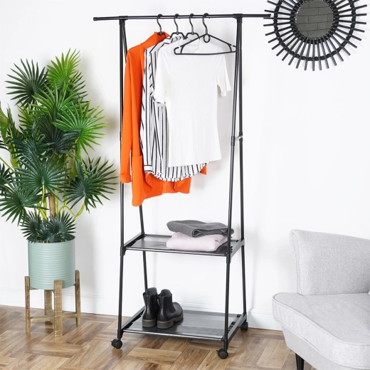 Dwie praktyczne dolne półki