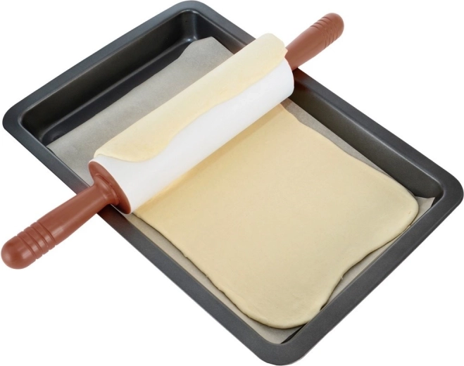 Równomierne rozwałkowanie ciasta bezpośrednio na blasze