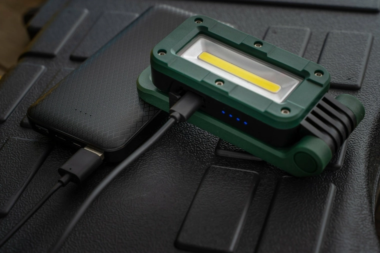 Długi czas pracy i ładowanie przez USB‑C
