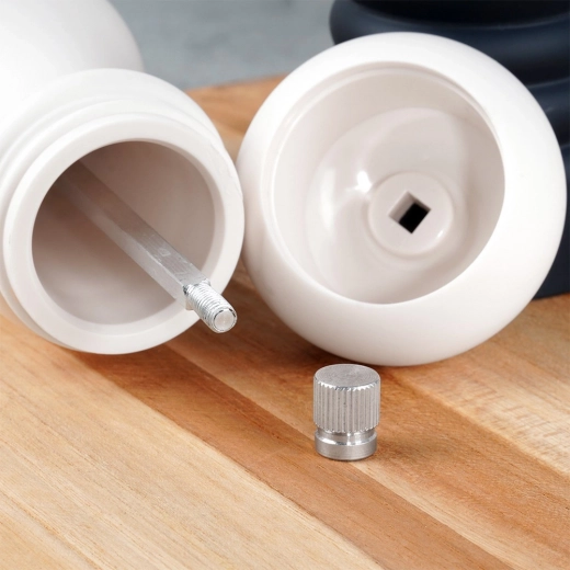 Łatwe napełnianie i czyszczenie