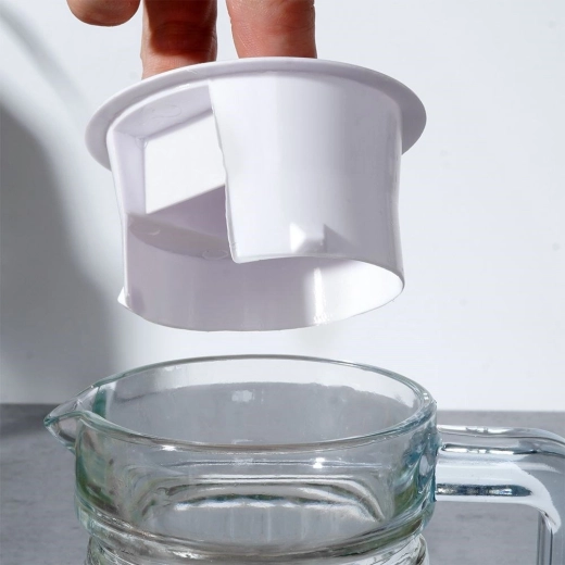 Praktyczna pokrywka dla czystszego serwowania