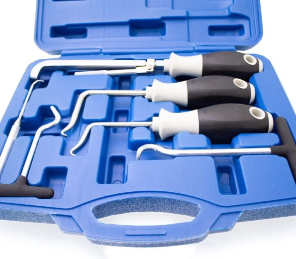 Przejrzysta organizacja w solidnej walizce