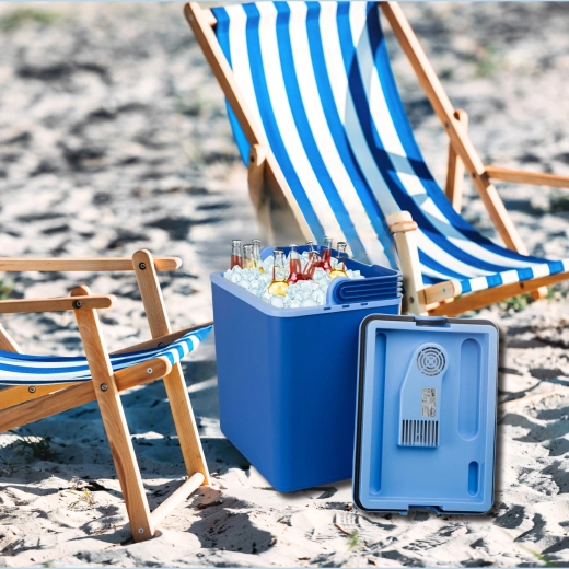 Duża pojemność 30 l i miejsce na butelki 1,5 l