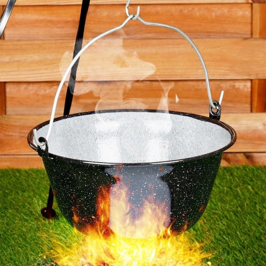Wygodne zawieszenie nad ogniem