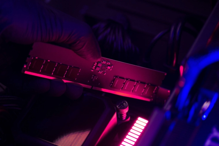 Oszczędna praca 1,1 V i długa żywotność