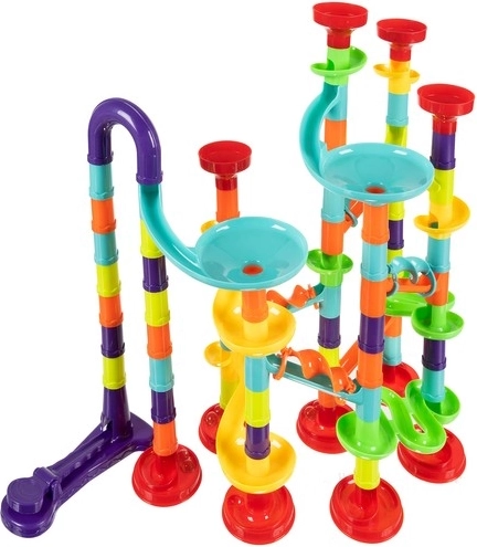 Tor 3D ze zjeżdżalniami i elementami do dynamicznej jazdy