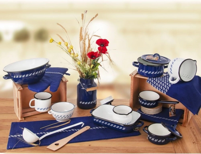 Stylowy niebiesko-biały retro design