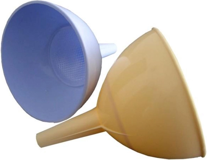 Plastowy lejek z sitkiem 10 cm