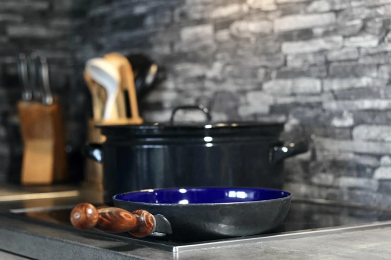 Wszechstronność na wszystkich typach kuchenek, w tym indukcji