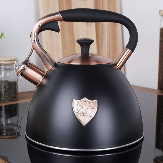 Elegancka matowa czerń z miedzianymi detalami