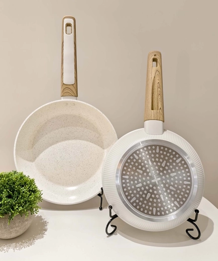 Patelnia Kitchisimo Bianco 24 cm z ceramiczną nieprzywierającą powłoką