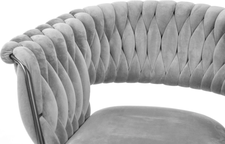 Miękki aksamit i wygodne wypełnienie