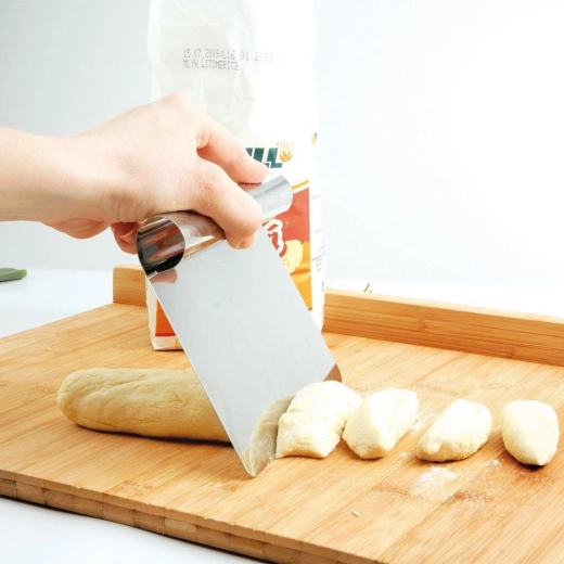 Szerokie ostrze ze stali nierdzewnej do czystych cięć i gładkich powierzchni