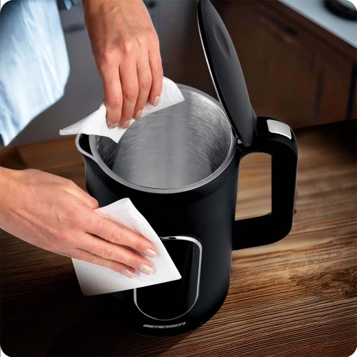 Bezpieczna dwuwarstwowa konstrukcja CoolTouch i łatwe czyszczenie