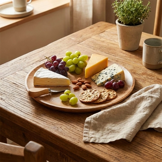 Idealny na sery, pieczywo i desery