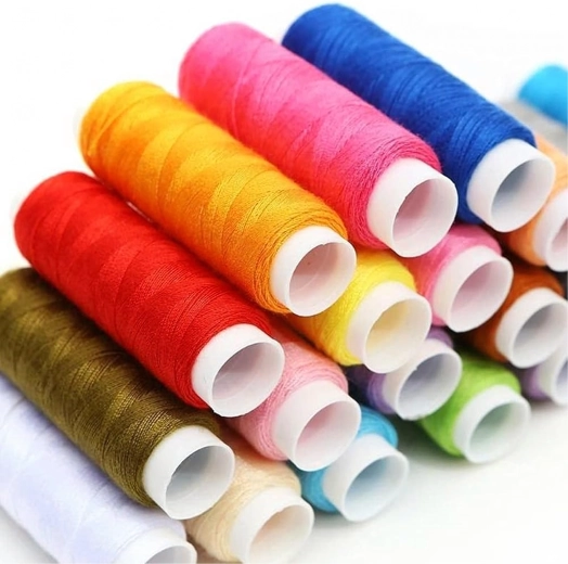 Szeroka paleta kolorowych nici