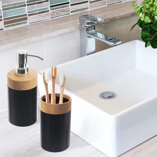 Eleganckie połączenie czerni i drewna