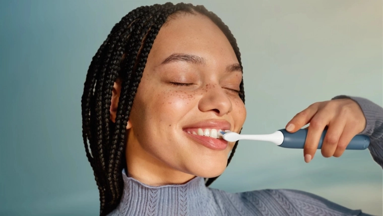 Ergonomiczny uchwyt i delikatna pielęgnacja dziąseł