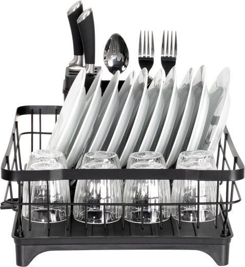 Solidna metalowa konstrukcja i duża pojemność