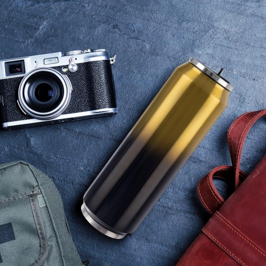 Elegancki czarno‑złoty design w podróży