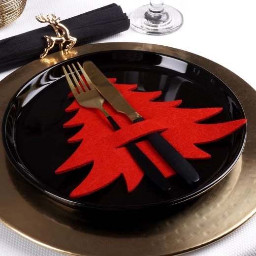 Wyrazisty czerwony filc dla doskonałej świątecznej atmosfery