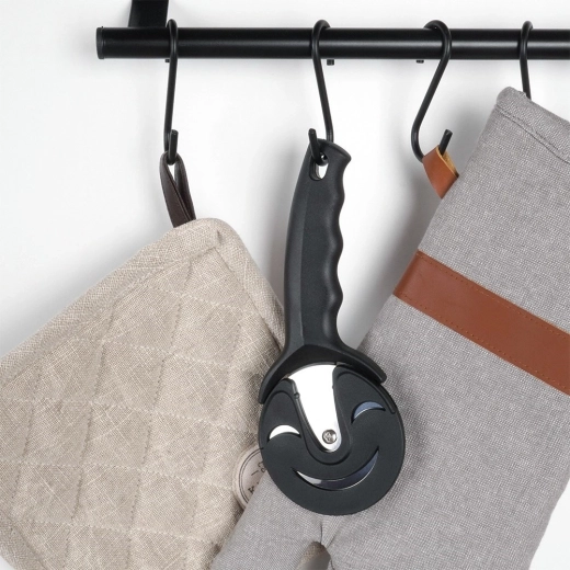 Ergonomiczna rękojeść i łatwe zawieszanie