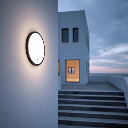 Wytrzymała konstrukcja do użytku na zewnątrz i wewnątrz