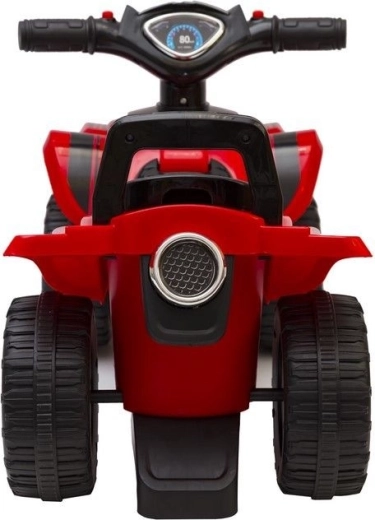 Stabilny quad z szerokimi kołami