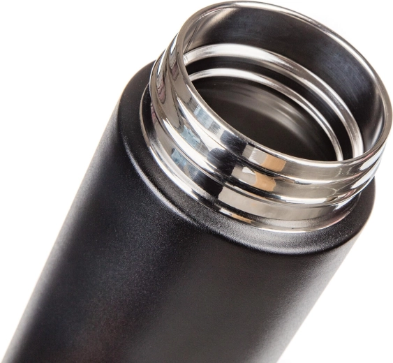 Bezpieczna zakrętka i szczelny wlew