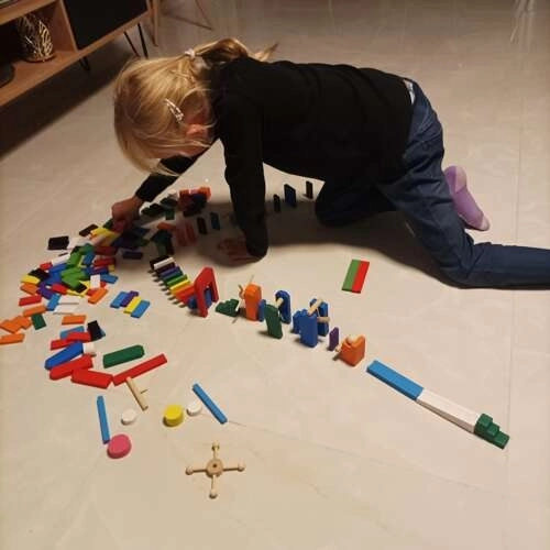 Wspiera kreatywność i rozwój umiejętności