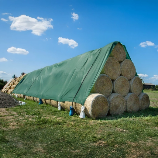 Ochronna agrotkanina (włóknina) do przykrywania stogów słomy i siana 9,8 × 12,5 m, 140 g/m² - 1 szt.