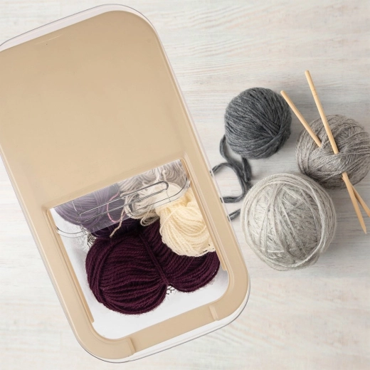 Wygodne dozowanie dzięki przesuwanej pokrywce