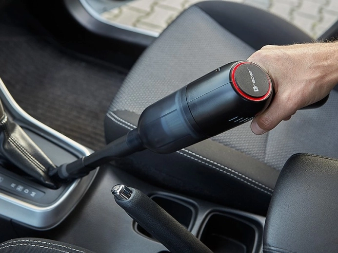 3 nasadki do każdego zakamarka auta