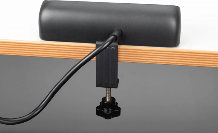 Prosty montaż do blatu