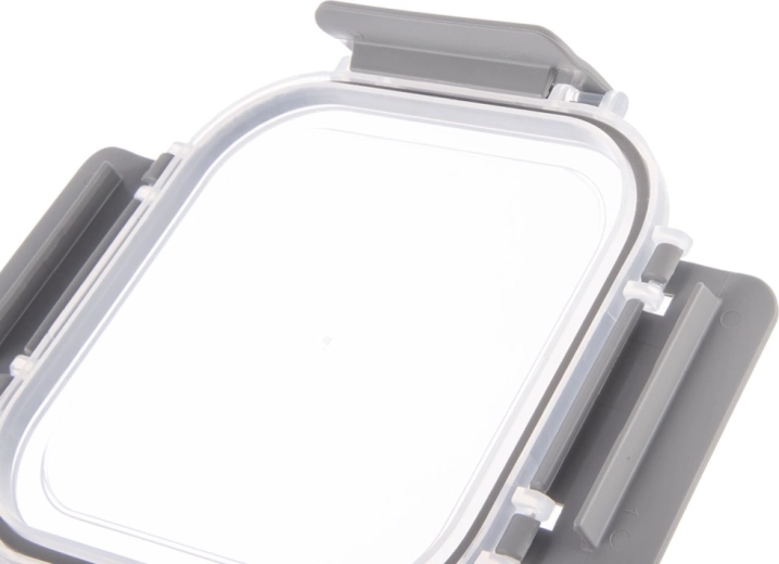 Hermetyczna pokrywka z czterema klipsami