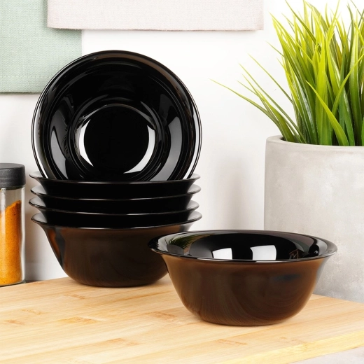 Elegancki czarny design do nowoczesnego stołu