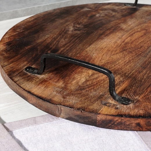 Rustykalny wygląd i naturalne usłojenie