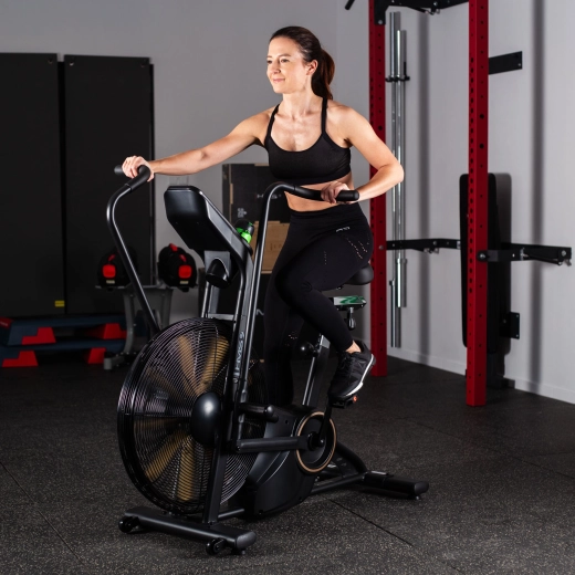 Czytelny wyświetlacz LCD i komfortowa regulacja