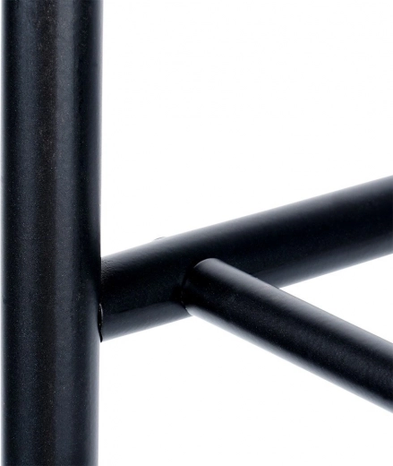 Stabilna metalowa konstrukcja