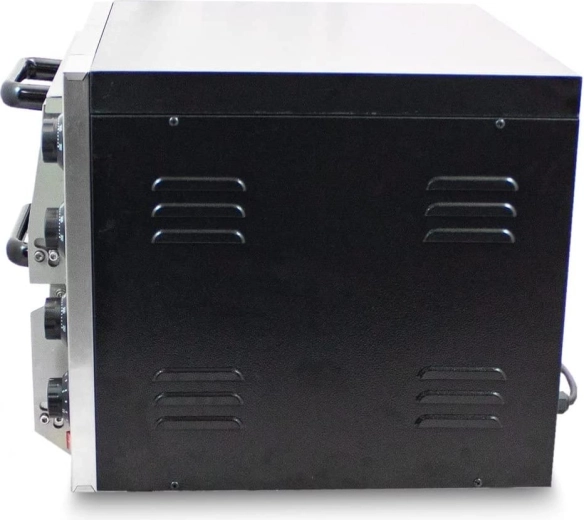 Trwała konstrukcja nierdzewna z kamieniami szamotowymi