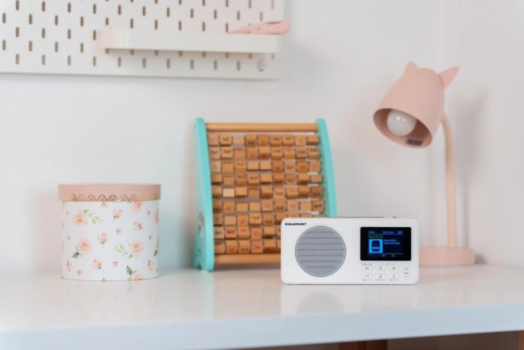 Kolorowy wyświetlacz i Bluetooth