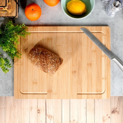 Duża i uniwersalna powierzchnia robocza