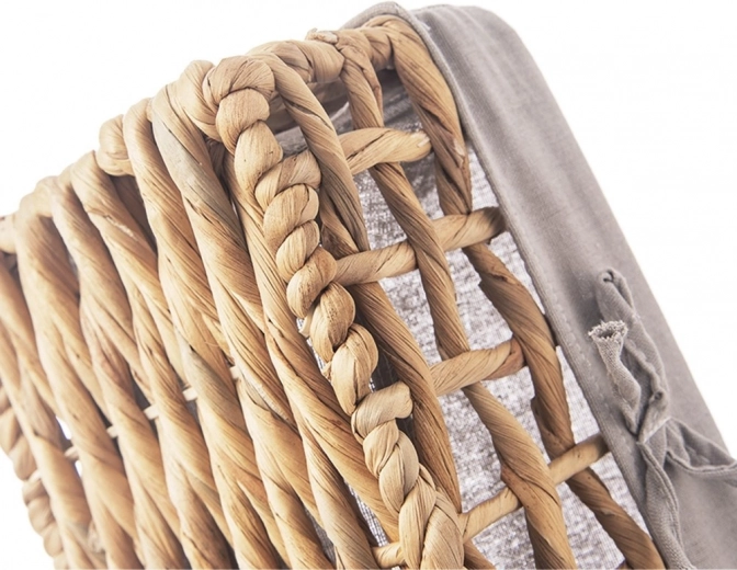 Ręczne plecenie z naturalnych włókien