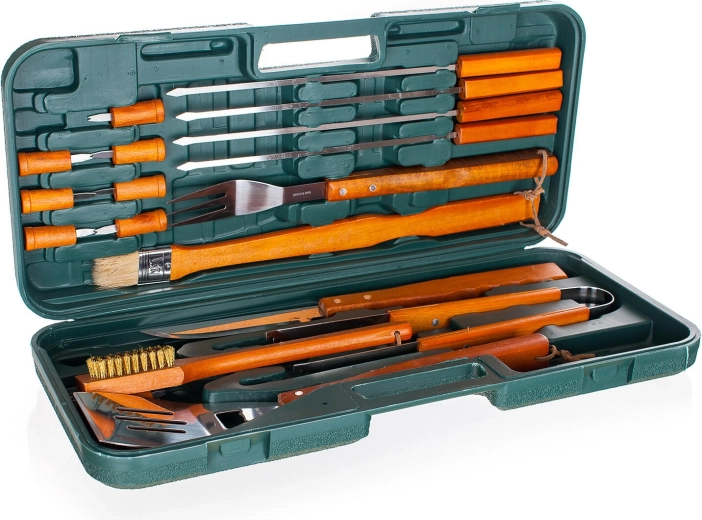 Narzędzia ze stali nierdzewnej z drewnianymi uchwytami