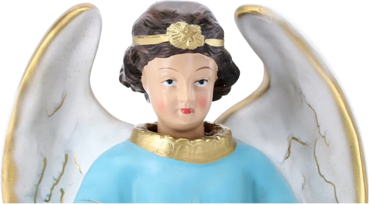 Ręczne detale i złote akcenty