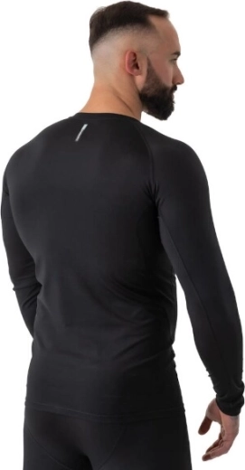 Płaskie szwy i ergonomiczny krój