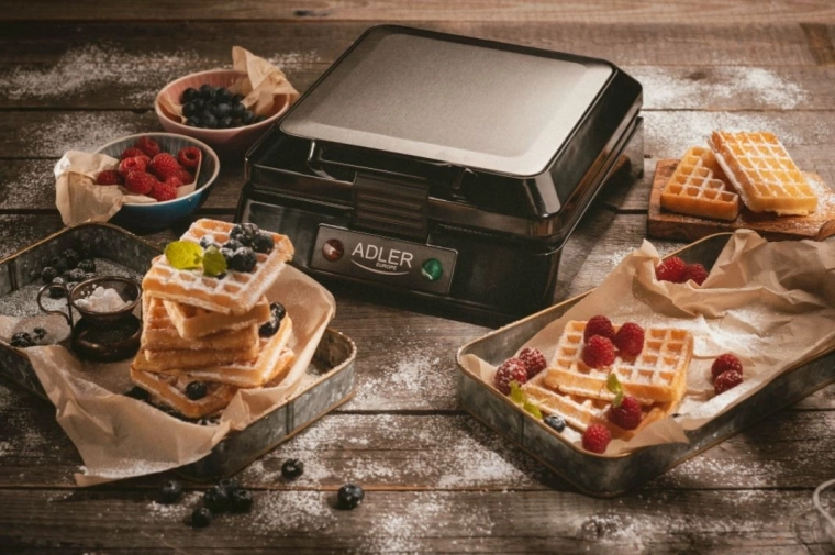 Moc 1500 W i nieprzywierające płyty